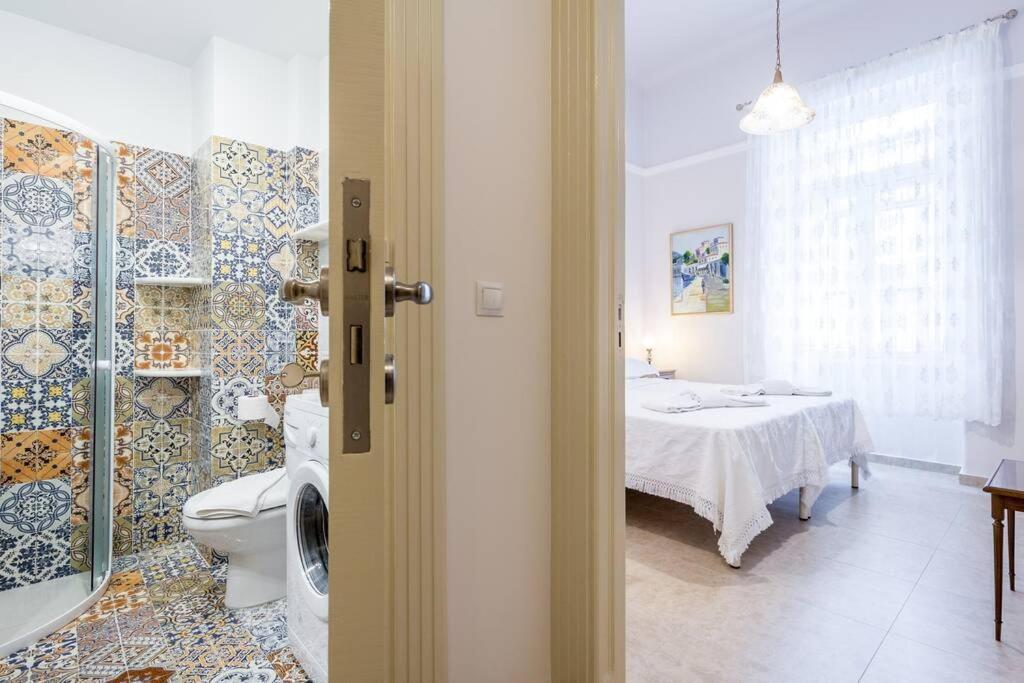 Neoclassical Apartment With 2 Bedrooms In El Pireo Exterior foto