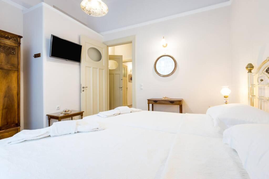 Neoclassical Apartment With 2 Bedrooms In El Pireo Exterior foto